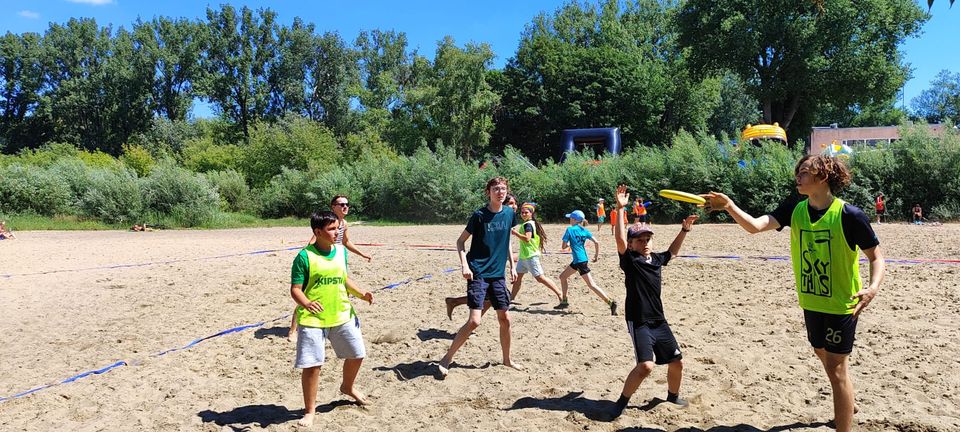 Plażowe granie w ultimate frisbee 'Aktywny Warszawiak'