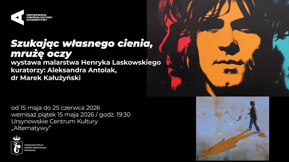 Tłoczny wieczorny koncert na świeżym powietrzu z oświetleniem sceny i wiwatującą publicznością pod kolorowymi reflektorami, energetyczna atmosfera festiwalu muzyki na żywo